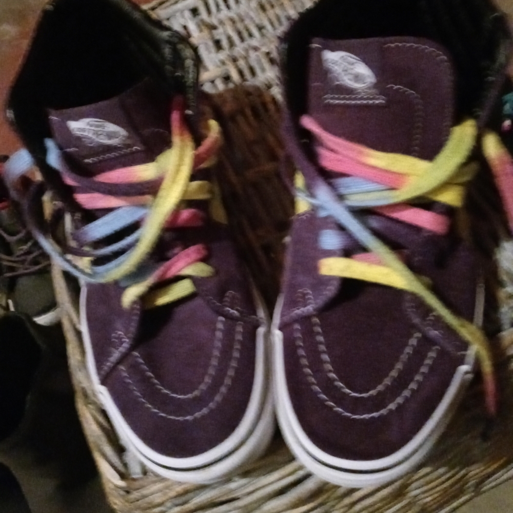 Young girls vans physicadelic colors